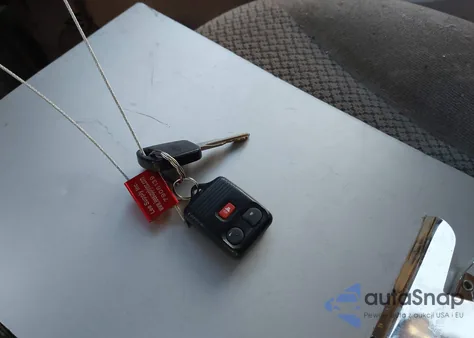 2000 Ford Expedition Xlt z USA, uszkodzony, nr VIN 1FMRU1565YLB38489